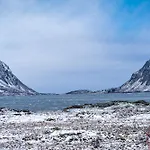 New Amazing With Spectacular View And Jacuzzi In The Heart Of Lofoten Сasa de vacaciones