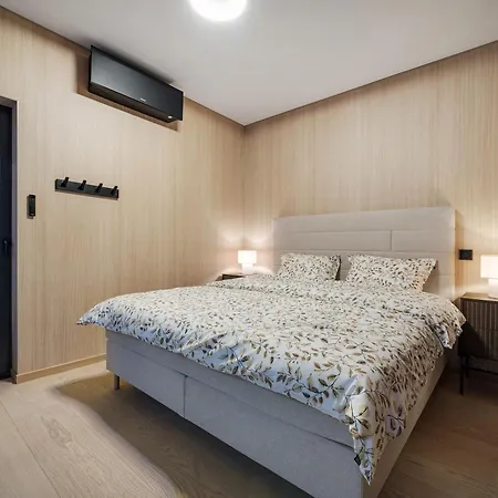 Holiday home New Amazing With Spectacular View And Jacuzzi In The Heart Of Lofoten Lyngvaeret