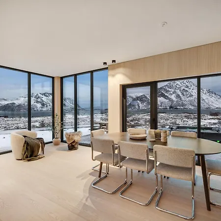 New Amazing With Spectacular View And Jacuzzi In The Heart Of Lofoten *