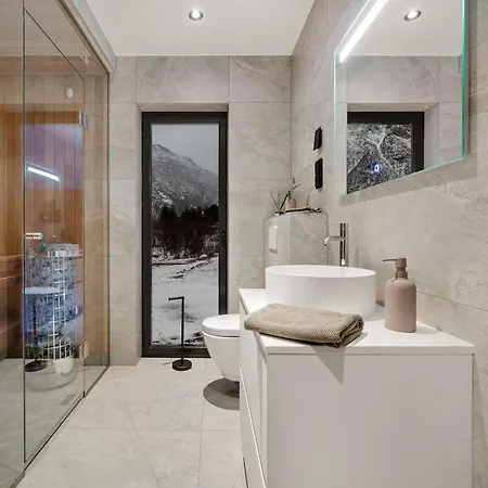 New Amazing With Spectacular View And Jacuzzi In The Heart Of Lofoten Lyngværet