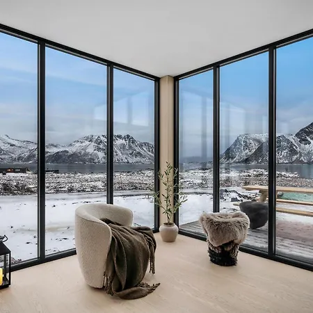 Сasa de vacaciones New Amazing With Spectacular View And Jacuzzi In The Heart Of Lofoten *