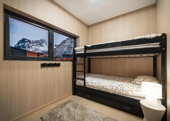 New Amazing With Spectacular View And Jacuzzi In The Heart Of Lofoten *
