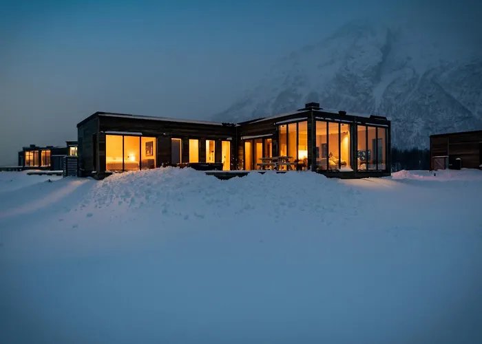New Amazing With Spectacular View And Jacuzzi In The Heart Of Lofoten Hébergement de vacances
