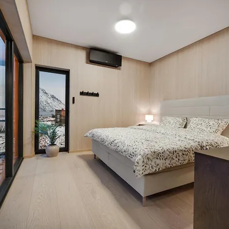 度假居 New Amazing With Spectacular View And Jacuzzi In The Heart Of Lofoten