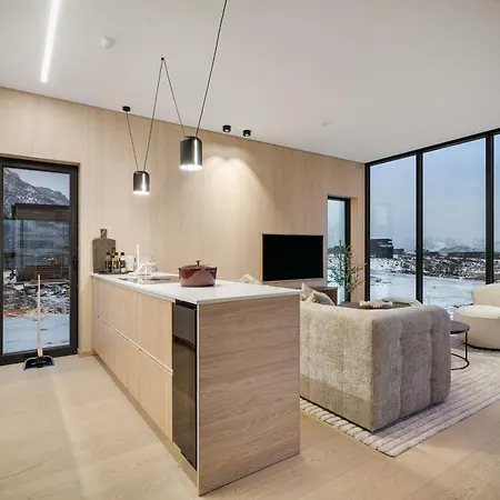 New Amazing With Spectacular View And Jacuzzi In The Heart Of Lofoten